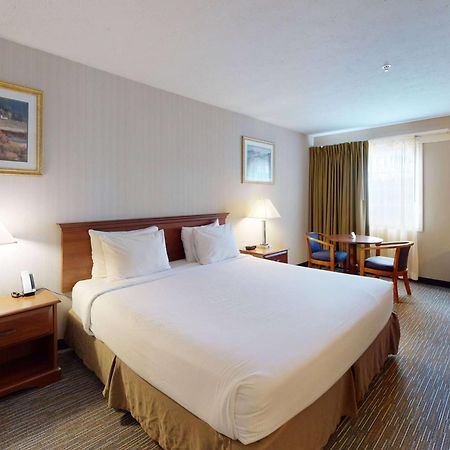 Ramada By Wyndham Strasburg - Shenandoah Valley Екстер'єр фото