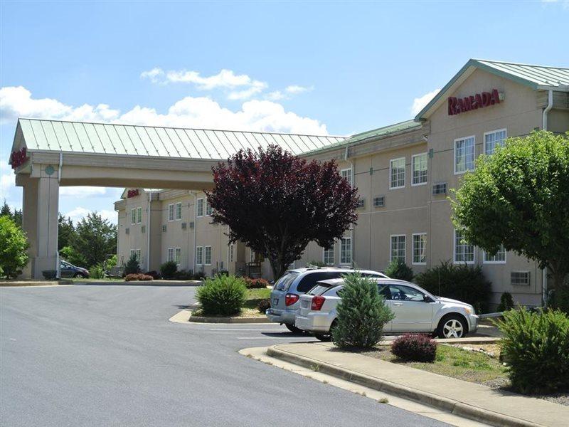 Ramada By Wyndham Strasburg - Shenandoah Valley Екстер'єр фото