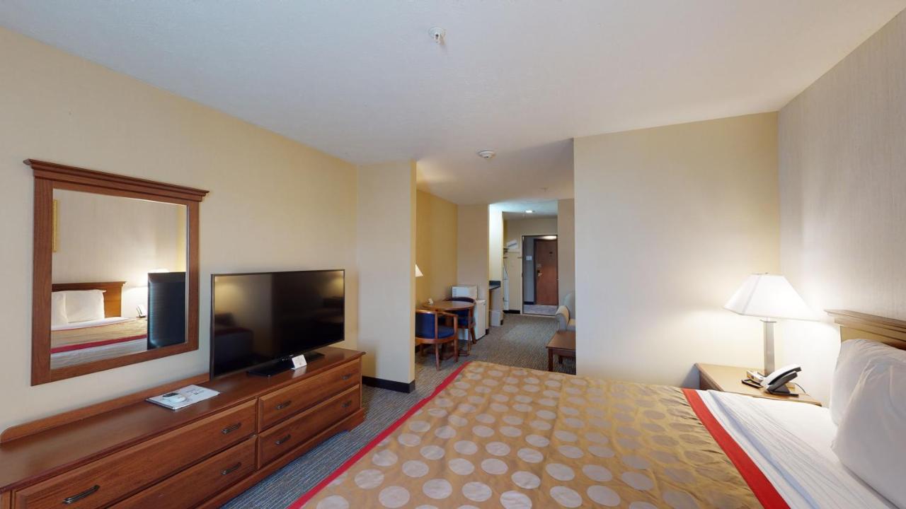 Ramada By Wyndham Strasburg - Shenandoah Valley Екстер'єр фото