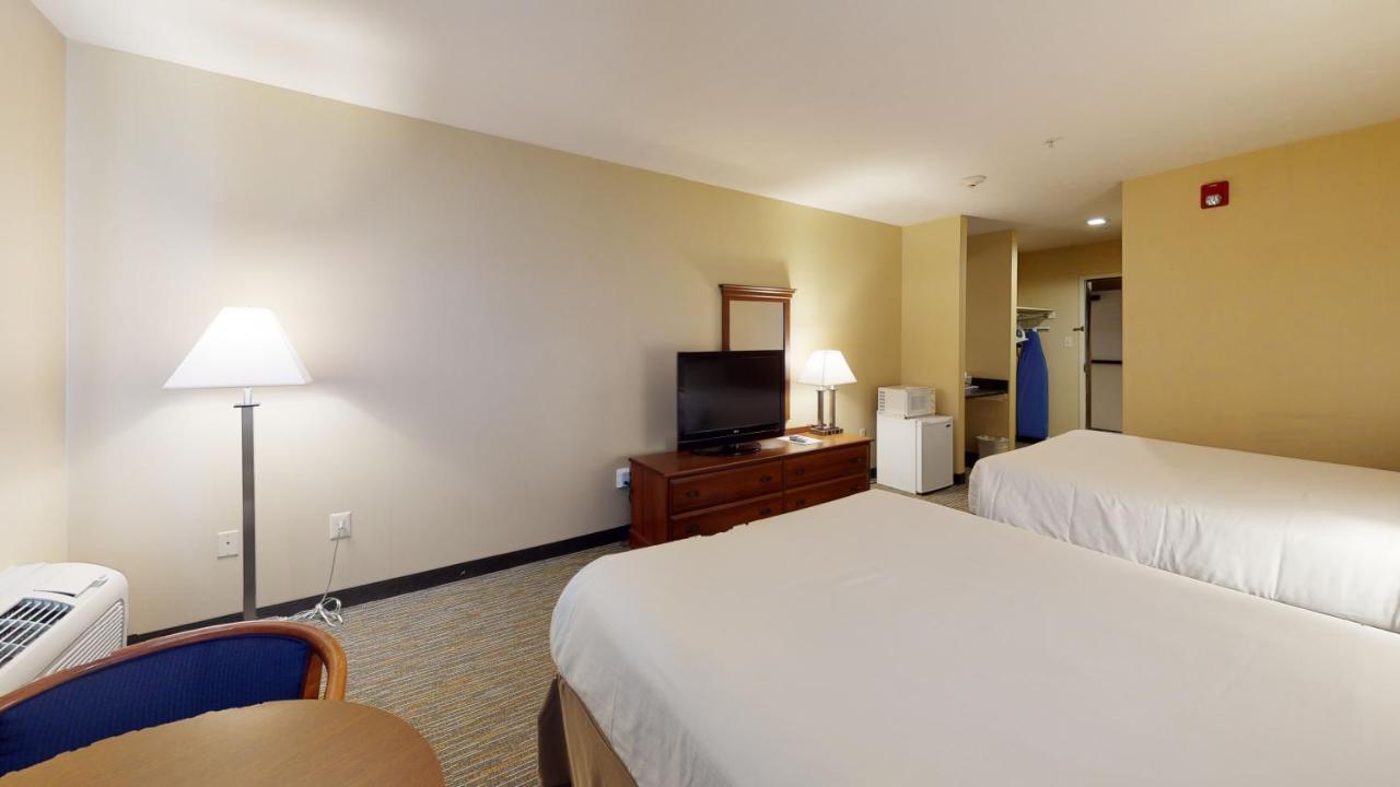 Ramada By Wyndham Strasburg - Shenandoah Valley Екстер'єр фото