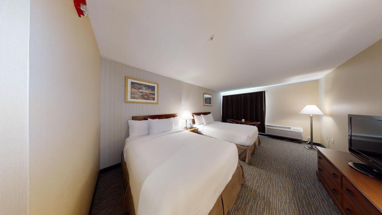 Ramada By Wyndham Strasburg - Shenandoah Valley Екстер'єр фото