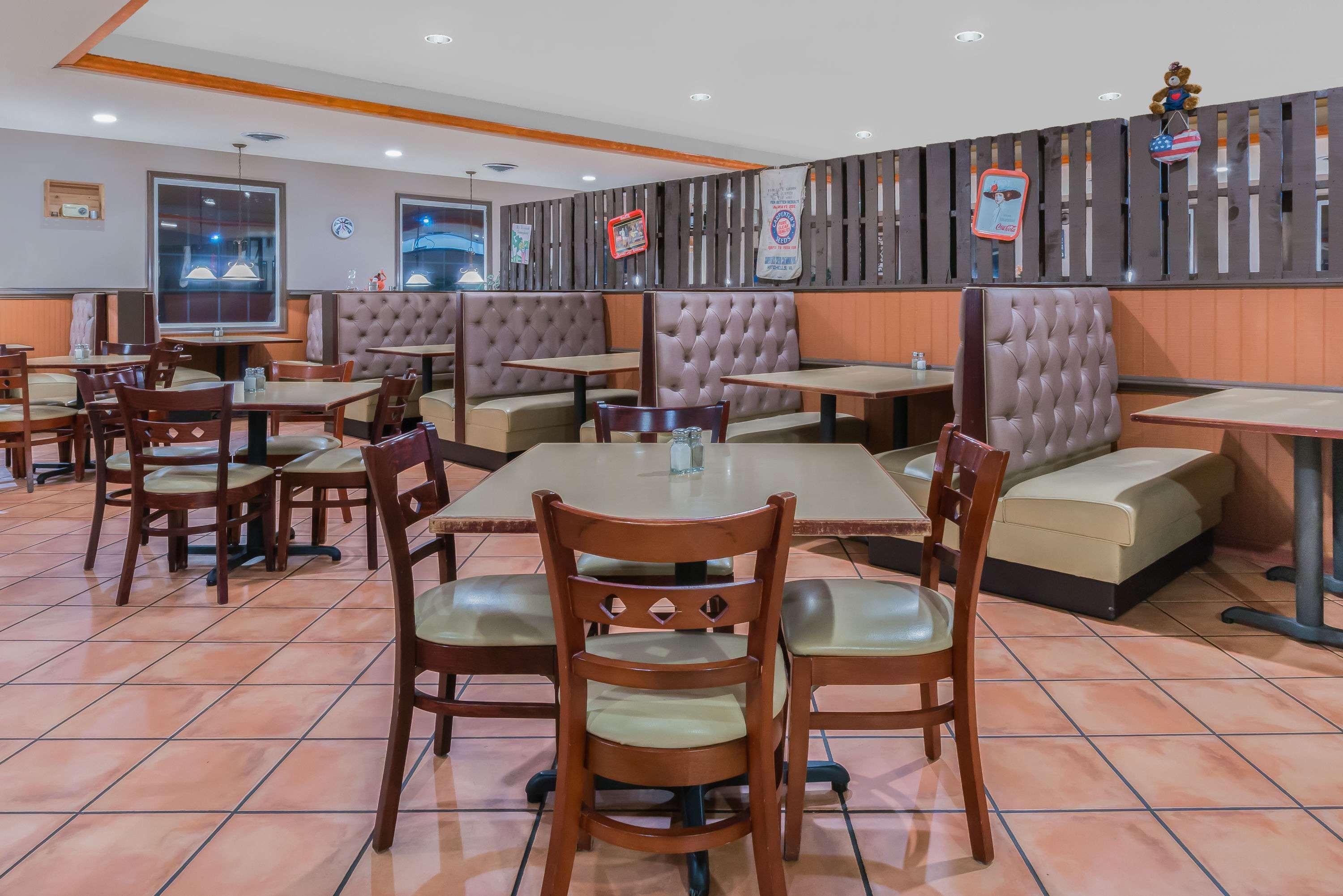 Ramada By Wyndham Strasburg - Shenandoah Valley Екстер'єр фото