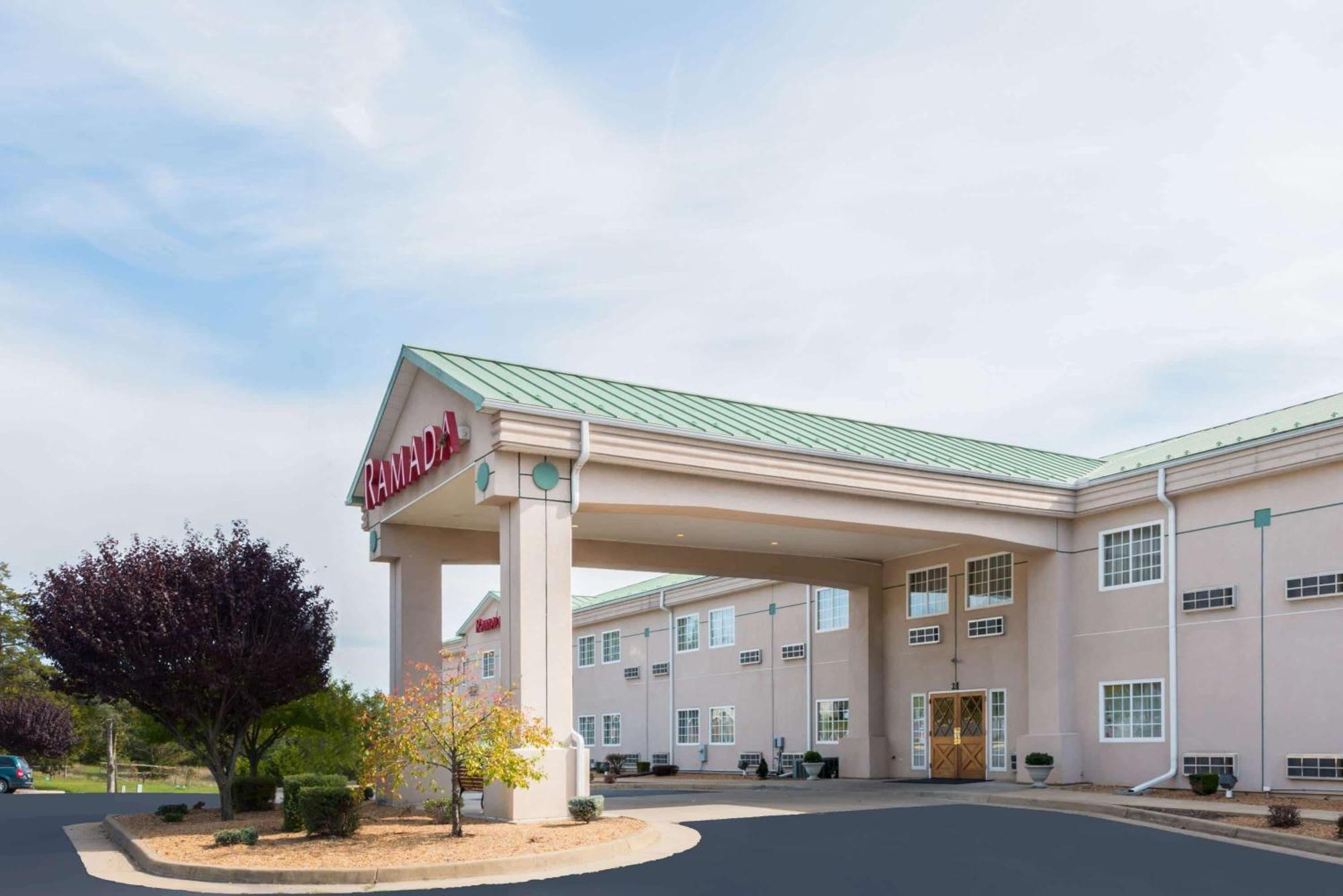 Ramada By Wyndham Strasburg - Shenandoah Valley Екстер'єр фото