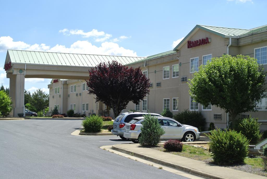 Ramada By Wyndham Strasburg - Shenandoah Valley Екстер'єр фото